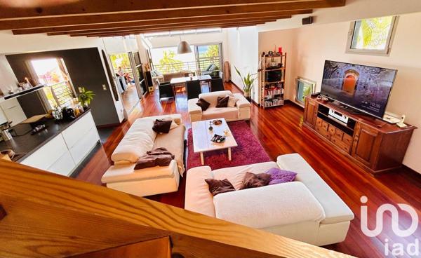 House for sale 8 rooms 274 m² L'Étang-Salé