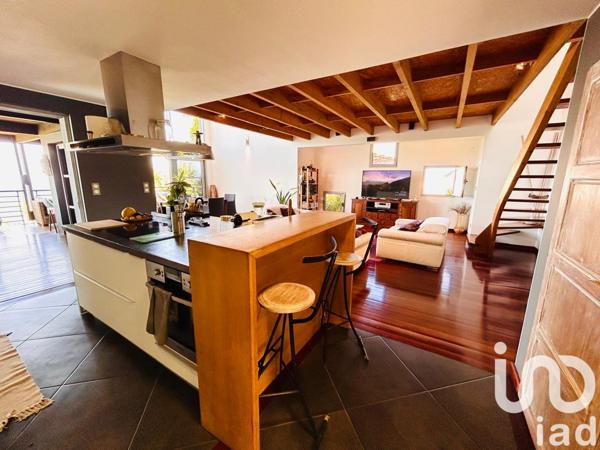 House for sale 8 rooms 274 m² L'Étang-Salé