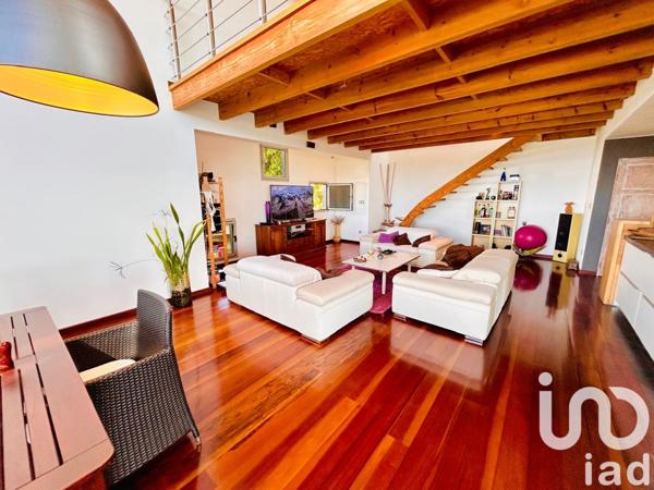 House for sale 8 rooms 274 m² L'Étang-Salé