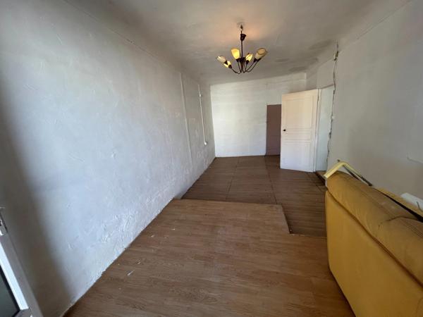 Maison à vendre 85,000€ CERESTE (04)