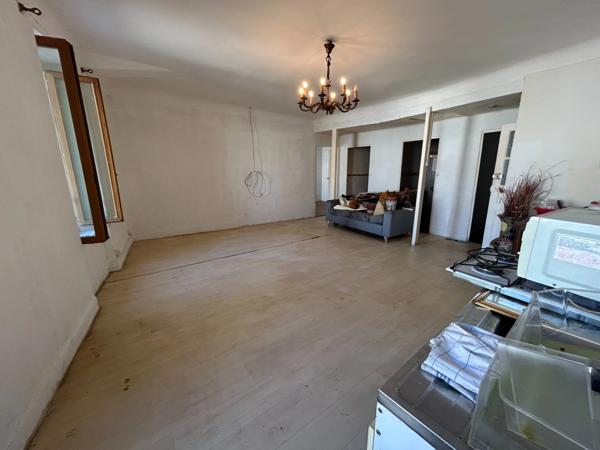 Maison à vendre 85,000€ CERESTE (04)
