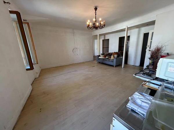 Maison à vendre 85,000€ CERESTE (04)