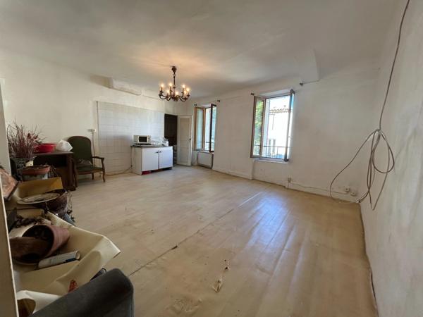 Maison à vendre 85,000€ CERESTE (04)