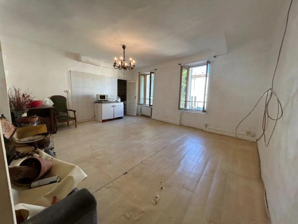 Maison à vendre 85,000€ CERESTE (04)