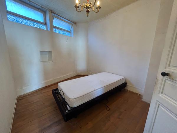 Maison à vendre 85,000€ CERESTE (04)