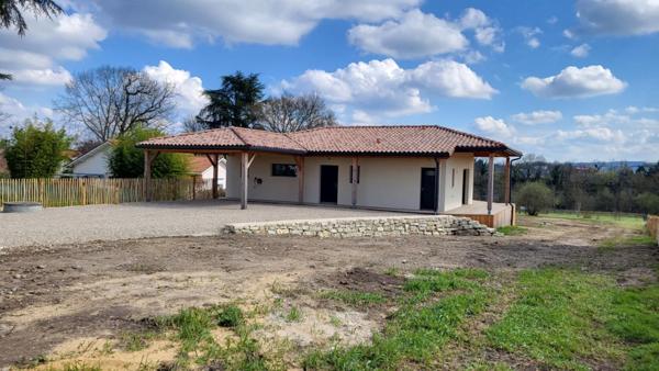 Maison contemporaine  Prigonrieux près  Bergerac 167 m2 sur parcelle de 5138 m² vue Dordogne