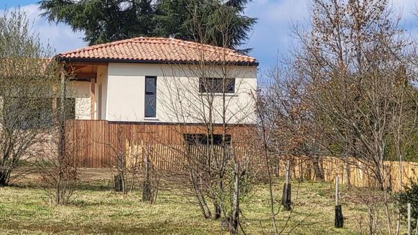 Maison contemporaine  Prigonrieux près  Bergerac 167 m2 sur parcelle de 5138 m² vue Dordogne
