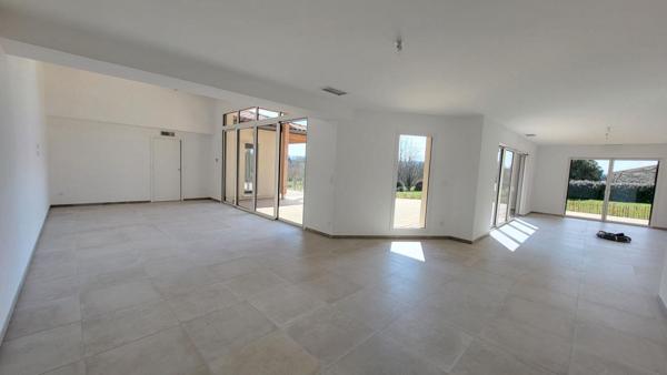 Maison contemporaine  Prigonrieux près  Bergerac 167 m2 sur parcelle de 5138 m² vue Dordogne