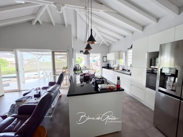 Maison moderne à vendre 4 pièces LE MOULE (971)