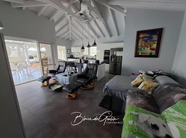 Maison moderne à vendre 4 pièces LE MOULE (971)