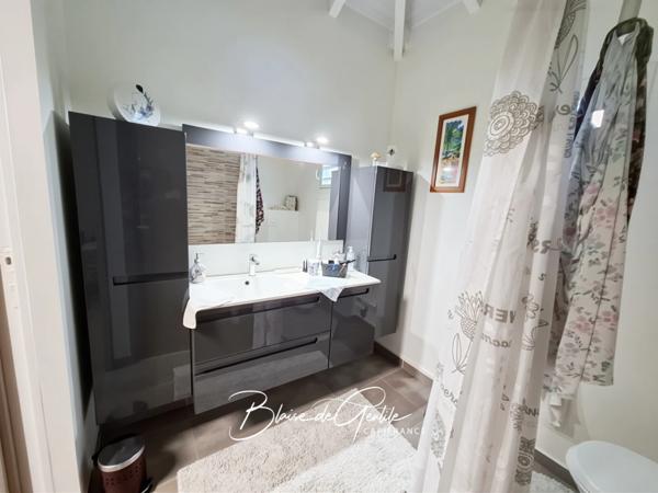 Maison moderne à vendre 4 pièces LE MOULE (971)