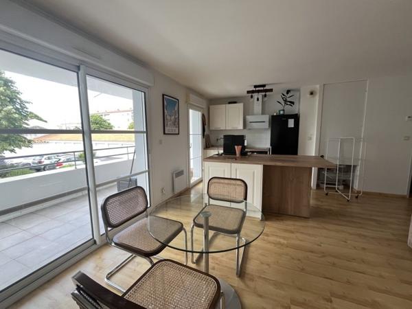 Appartement à louer 1 115 € CC La Rochelle 3 p 64 m² DPE C