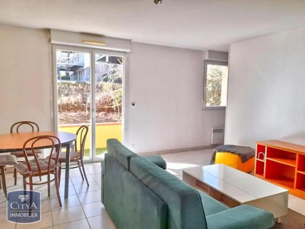 Appartement à louer 3 pièces 54.79m² Auch (32000)