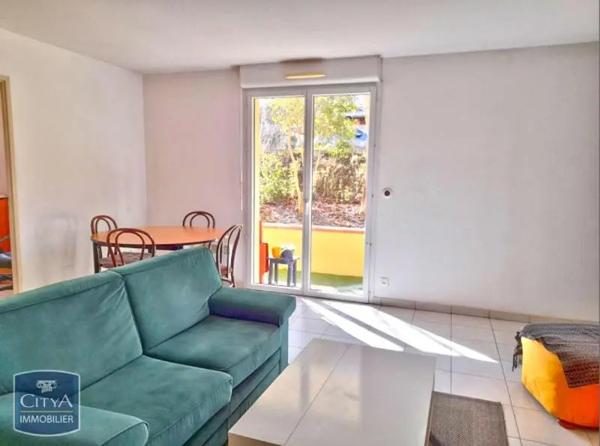 Appartement à louer 3 pièces 54.79m² Auch (32000)