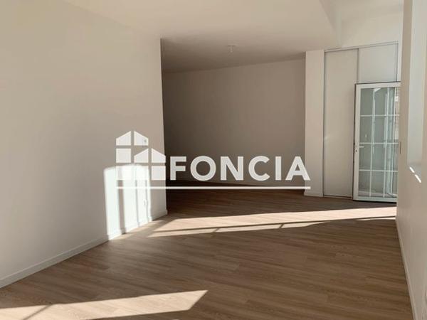 Location Appartement 4 pièces 79.1 m² - 5 BOULEVARD JULES FERRY Louviers 27400