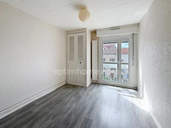 JARVILLE LA MALGRANGE - T4 LUMINEUX AVEC BALCON, PARKING ET CAVE - RESIDENCE SECURISEE