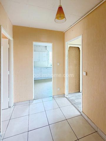 JARVILLE LA MALGRANGE - T4 LUMINEUX AVEC BALCON, PARKING ET CAVE - RESIDENCE SECURISEE