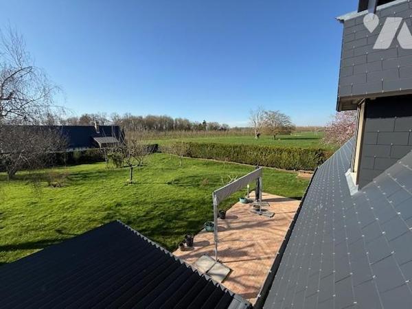 LA ROUSSIERE JOLIE MAISON NORMANDE RENOVEE AUX PRESTATIONS DE QUALITES DANS UN BEL ENVIRONNEMENT