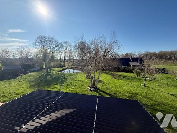 LA ROUSSIERE JOLIE MAISON NORMANDE RENOVEE AUX PRESTATIONS DE QUALITES DANS UN BEL ENVIRONNEMENT