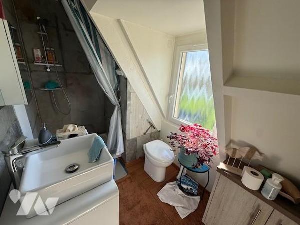 LA ROUSSIERE JOLIE MAISON NORMANDE RENOVEE AUX PRESTATIONS DE QUALITES DANS UN BEL ENVIRONNEMENT