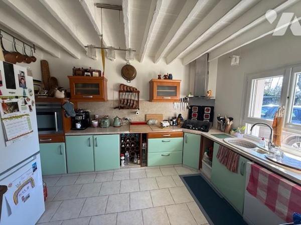 LA ROUSSIERE JOLIE MAISON NORMANDE RENOVEE AUX PRESTATIONS DE QUALITES DANS UN BEL ENVIRONNEMENT