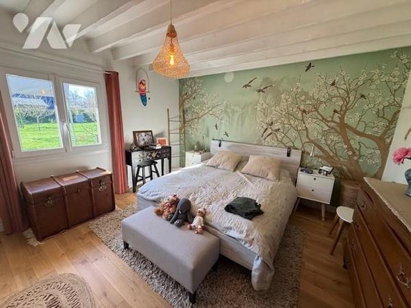 LA ROUSSIERE JOLIE MAISON NORMANDE RENOVEE AUX PRESTATIONS DE QUALITES DANS UN BEL ENVIRONNEMENT