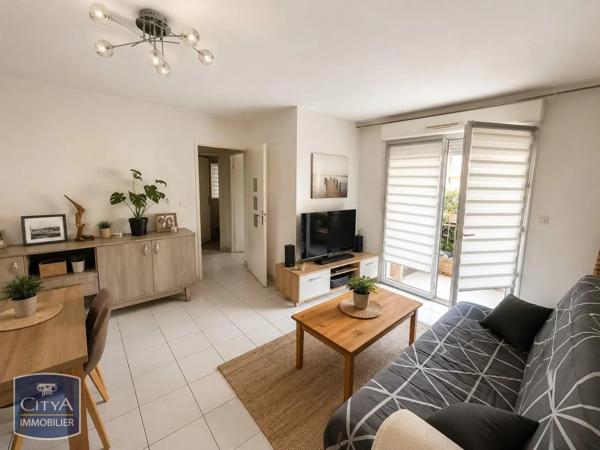 Appartement à louer 3 pièces 63.65m² Étaules (17750)