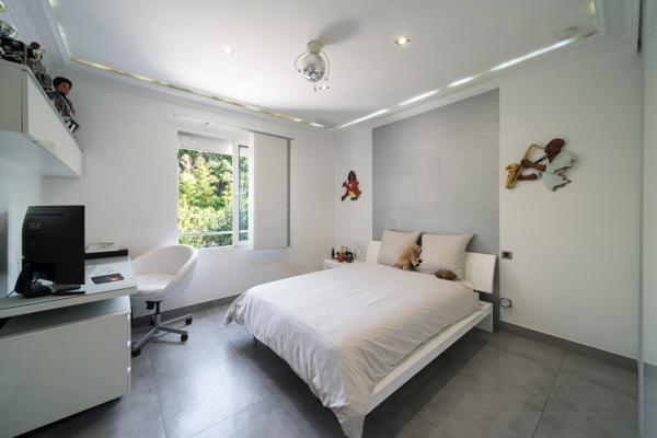 Une villa d’exception à Montfleury, entièrement rénovée, offrant luxe, sérénité et art de vivre méditerranéen à quelques pas de la Croisette.