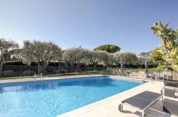Villa provençale avec piscine et jardin paysager