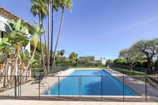 Villa provençale avec piscine et jardin paysager