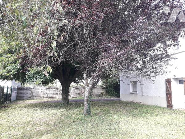 A 15 MNS DE BLOIS, PAVILLON DE BONNE CONSTRUCTION, TERRAIN 802 M²