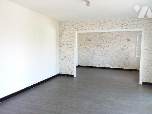 A 15 MNS DE BLOIS, PAVILLON DE BONNE CONSTRUCTION, TERRAIN 802 M²