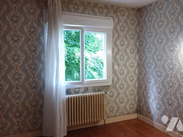 A 15 MNS DE BLOIS, PAVILLON DE BONNE CONSTRUCTION, TERRAIN 802 M²