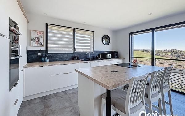 Maison à vendre    5 pièces •  Saint-Flour