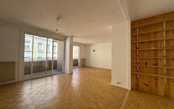 Appartement à louer    3 pièces • 90,80 m2 Lyon 3