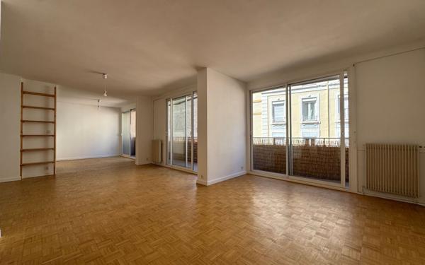 Appartement à louer    3 pièces • 90,80 m2 Lyon 3