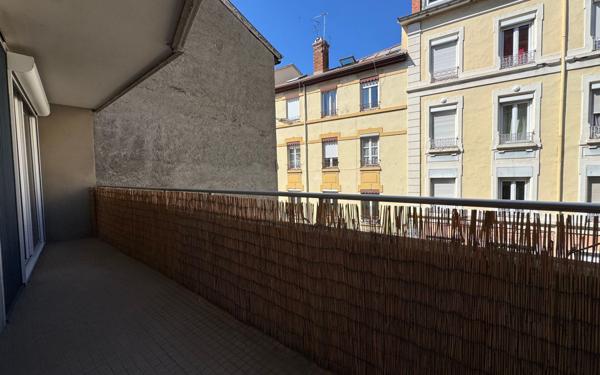 Appartement à louer    3 pièces • 90,80 m2 Lyon 3