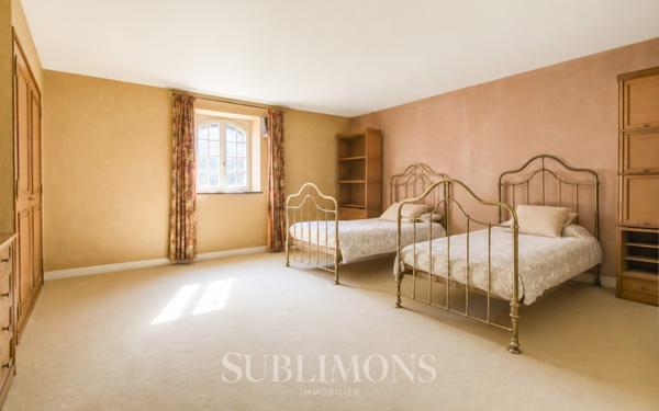 Maison 12 pièces 349 m²