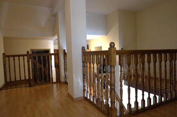 Maison de village au calme de 142 m² totalement rénovée en 2001 avec 3 chambres.
