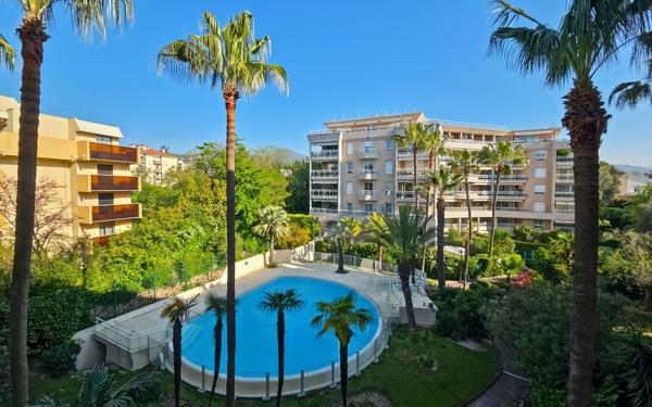 Appartement à vendre    4 pièces • 111,10 m2 Nice