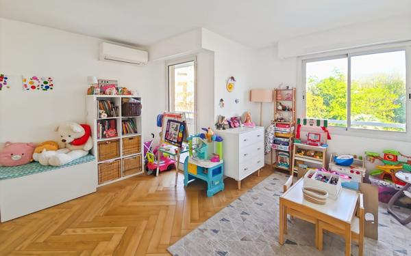 Appartement à vendre    4 pièces • 111,10 m2 Nice