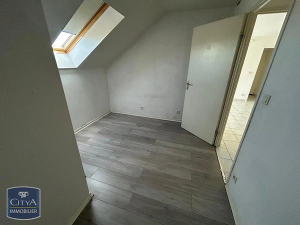 Appartement à louer 2 pièces 53.17m² Villeneuve-sur-Yonne (89500)