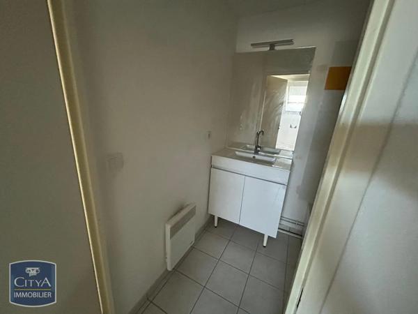 Appartement à louer 2 pièces 53.17m² Villeneuve-sur-Yonne (89500)