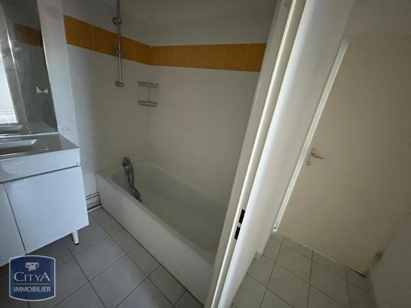Appartement à louer 2 pièces 53.17m² Villeneuve-sur-Yonne (89500)