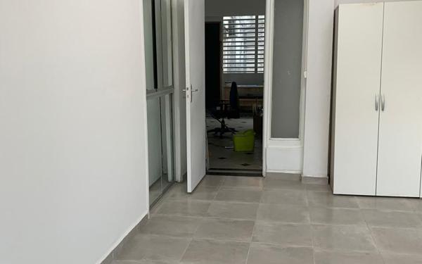 Appartement à vendre    8 pièces • 150 m2 Pointe-à-Pitre