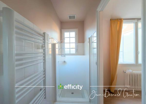 Local Commercial
         32 pièces
        - 1056 m² Exclusivité 546 000 € *