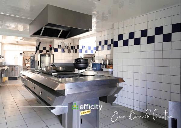 Local Commercial
         32 pièces
        - 1056 m² Exclusivité 546 000 € *
