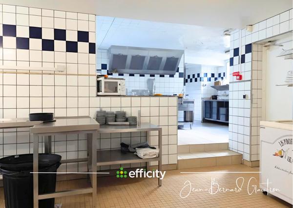 Local Commercial
         32 pièces
        - 1056 m² Exclusivité 546 000 € *