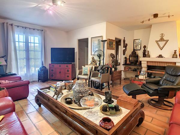 MAISON PLEINE DE CHARME AVEC TERRAIN 890m²