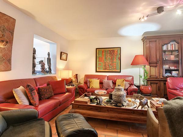 MAISON PLEINE DE CHARME AVEC TERRAIN 890m²